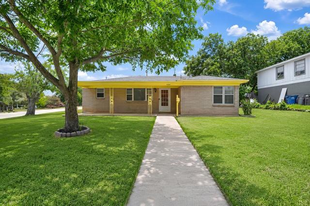 4028 Shawnee Trl, Lake Worth, TX 76135