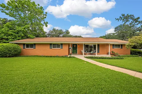 9609 Fair Cir, Woodway, TX 76712
