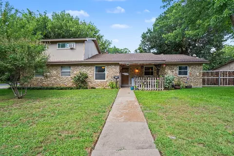144 NW Jill Ann Dr, Burleson, TX 76028