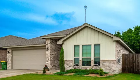 206 Hubbard St, Hillsboro, TX 76645
