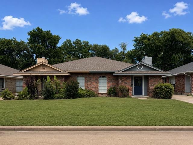 2327 Summer Place Dr, Arlington, TX 76014