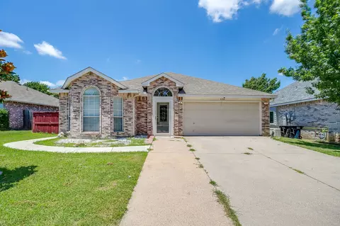 8304 Clearbrook Dr, Fort Worth, TX 76123