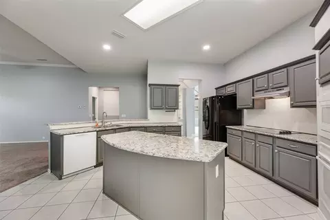 828 Abbots Ln, Denton, TX 76205