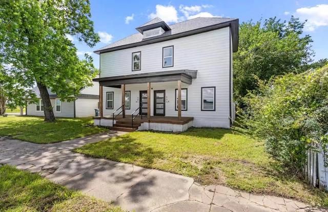 504 W Owing St, Denison, TX 75020