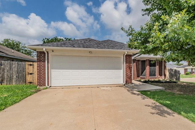 7000 Rovato Dr, Arlington, TX 76001