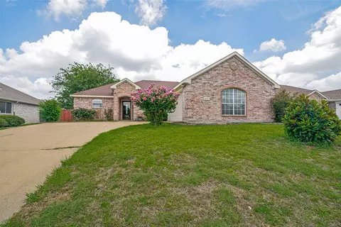 3111 Creekside Dr, Sachse, TX 75048