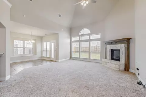 Living - 422 Crestview Dr, Midlothian, TX 76065 photo 4 of 5