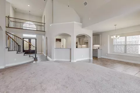 Living - 422 Crestview Dr, Midlothian, TX 76065 photo 2 of 5