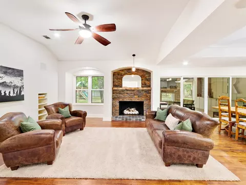 9902 Galway Dr, Dallas, TX 75218