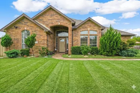 412 Kings Creek Dr, Terrell, TX 75161
