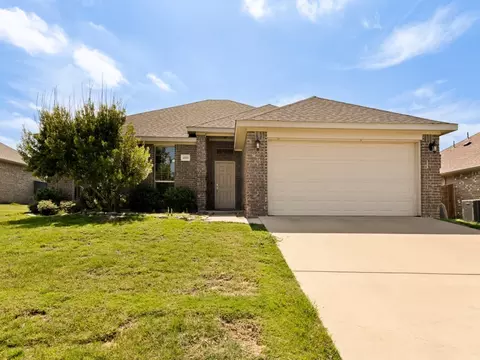 4009 Kensington Dr, Sanger, TX 76266
