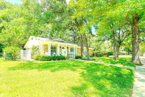 721 Foults Dr, Irving, TX 75061