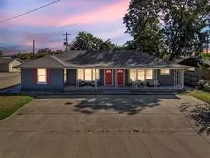 201 S Jones St, Granbury, TX 76048