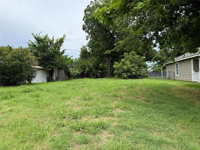 715 W Bond St, Denison, TX 75020