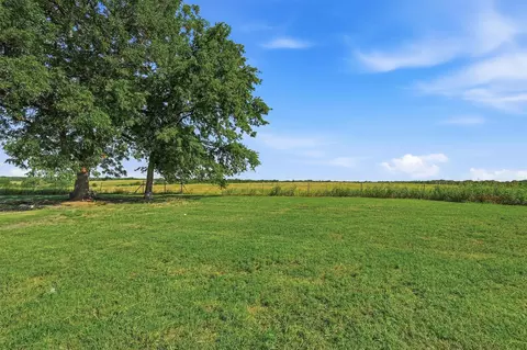 976 County Road 4070, Ector, TX 75439 photo 10