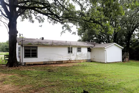 Exterior - 4366 E Interstate 30, Campbell, TX 75422 photo 4 of 6