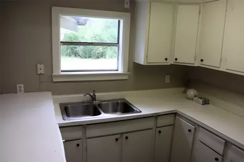 Kitchen - 4366 E Interstate 30, Campbell, TX 75422 photo 2 of 2