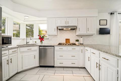 Kitchen - 3701 Christopher Dr, Rowlett, TX 75088 photo 1 of 3