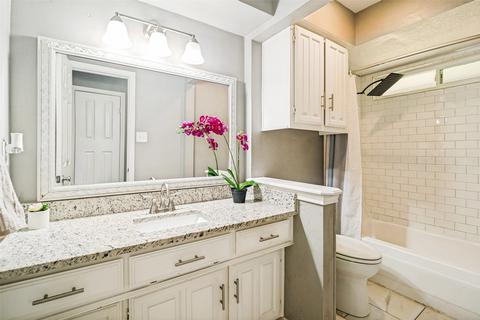 Bath - 3701 Christopher Dr, Rowlett, TX 75088 photo 1 of 4