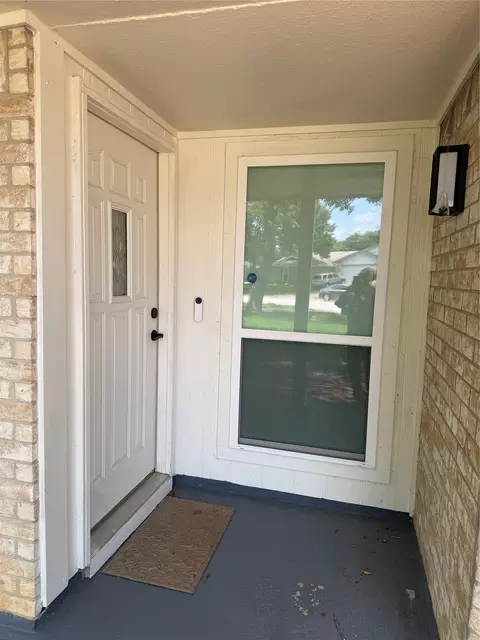 Entry Way - 2611 Buck Trl, Euless, TX 76039 photo 2 of 2