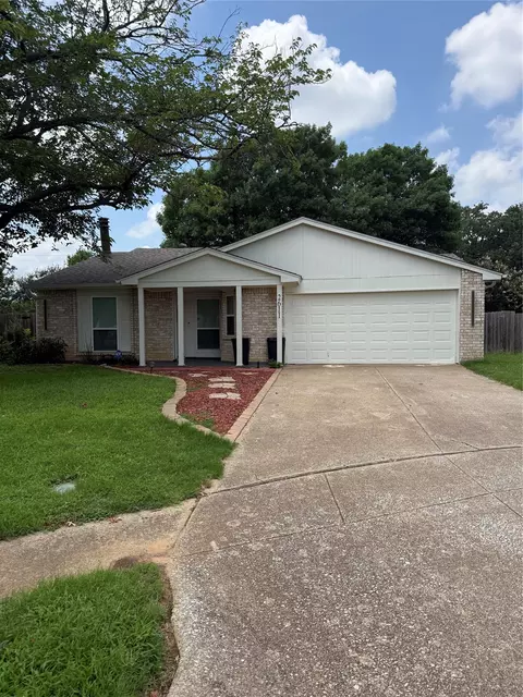 Exterior - 2611 Buck Trl, Euless, TX 76039 photo 2 of 5