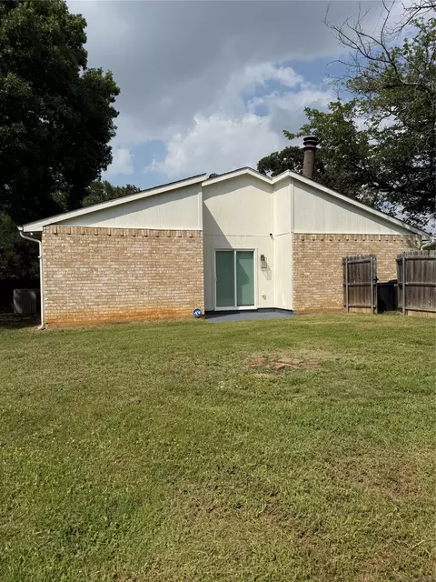 Exterior - 2611 Buck Trl, Euless, TX 76039 photo 5 of 5