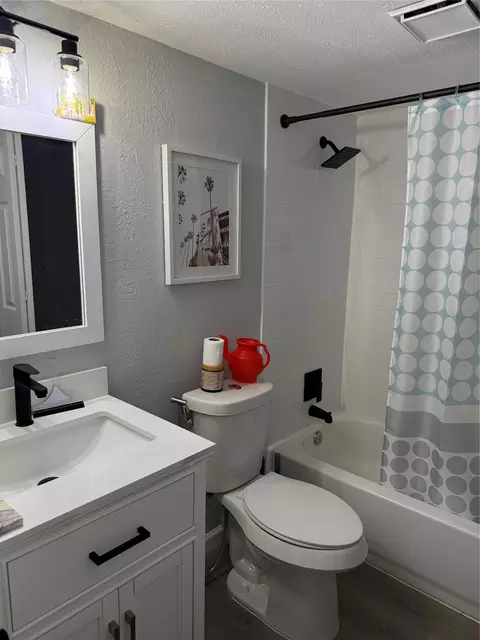 Bath - 2611 Buck Trl, Euless, TX 76039 photo 4 of 5
