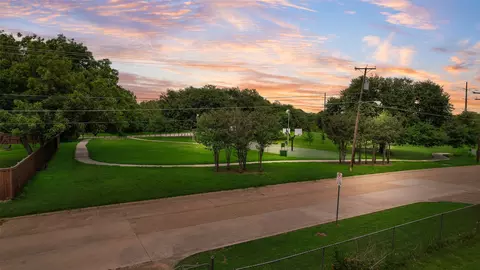 9034 Groveland Dr, Dallas, TX 75218
