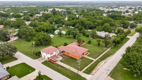 618 W 5th St, Justin, TX 76247