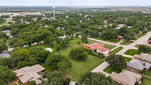 618 W 5th St, Justin, TX 76247