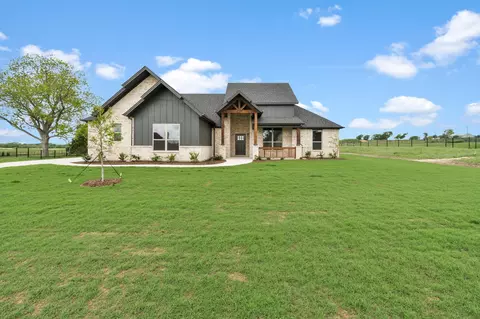 440 Paradise Ridge Dr, Waxahachie, TX 75167