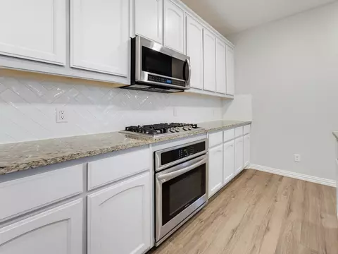 Kitchen - 14212 Borealis Dr, Haslet, TX 76052 photo 4 of 5