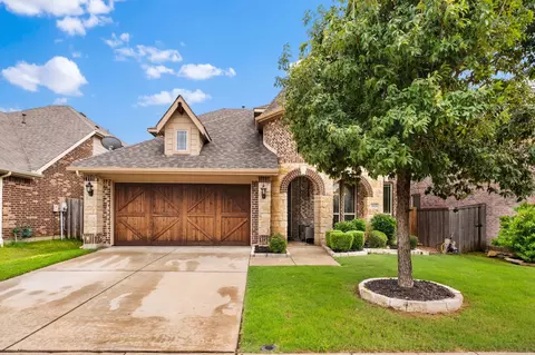 1624 Zebra Finch Dr, Little Elm, TX 75068