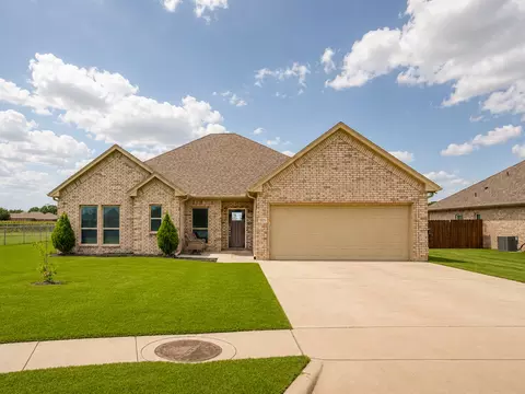 505 N Neu Dr, Lindsay, TX 76250