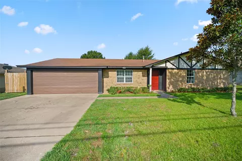 309 Gray St, Henderson, TX 75652