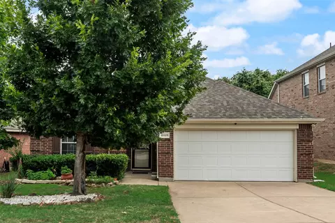 10128 Longranger Dr, Hurst, TX 76053