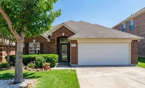 10128 Longranger Dr, Hurst, TX 76053