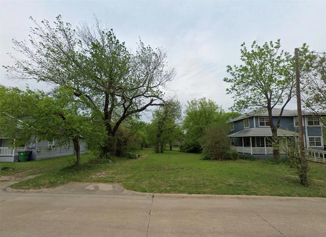 609 E Parks Ave, Waxahachie, TX 75165