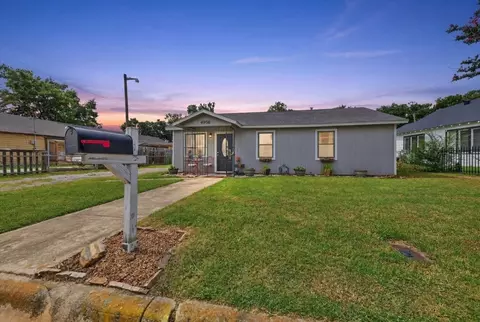 4956 Dunbar St, Fort Worth, TX 76105