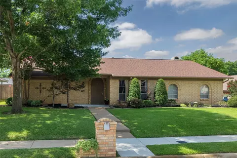 1710 Park Hill Dr, Arlington, TX 76012