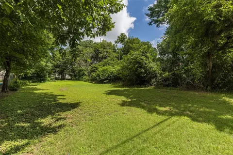 808 E Clay St, Waco, TX 76704 photo 2