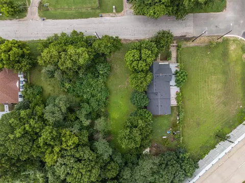 808 E Clay St, Waco, TX 76704 photo 4