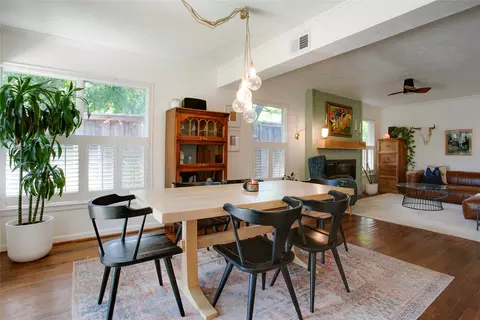2627 W 10th St, Dallas, TX 75211