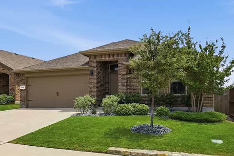 9200 Desertrock Rd, Fort Worth, TX 76131