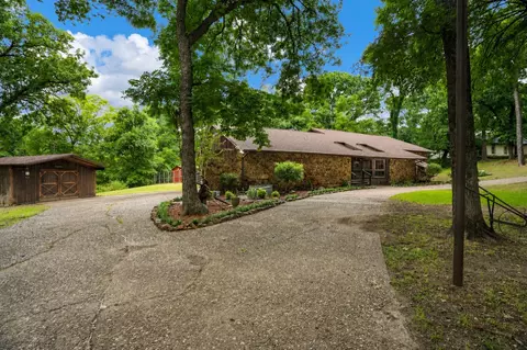 207 Shadowwood Trl, Ovilla, TX 75154