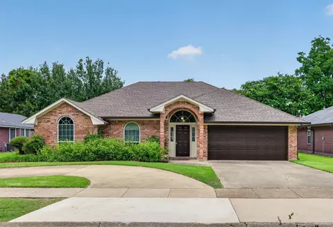 2204 Middle Creek Blvd, Bossier City, LA 71111