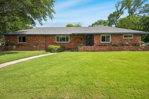 2203 Healey Dr, Dallas, TX 75228
