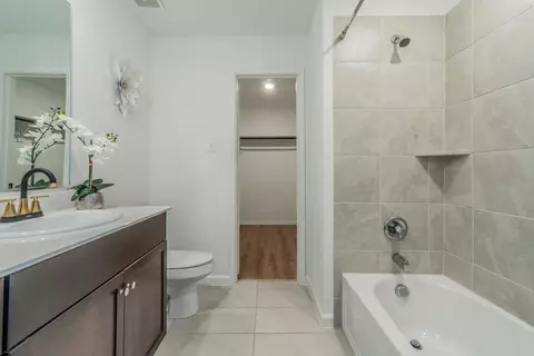 Bath - 2708 Cobbleview Dr, Fort Worth, TX 76179 photo 2 of 3