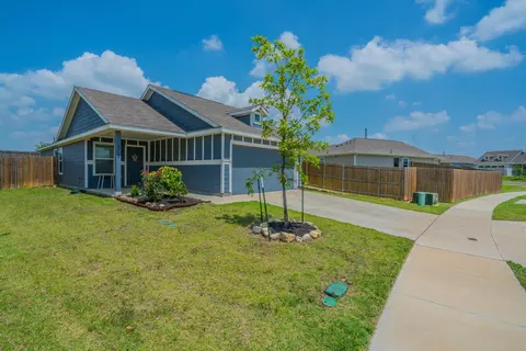 Exterior - 2708 Cobbleview Dr, Fort Worth, TX 76179 photo 4 of 7