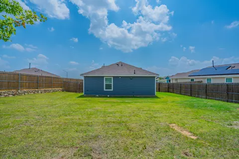 Exterior - 2708 Cobbleview Dr, Fort Worth, TX 76179 photo 6 of 7
